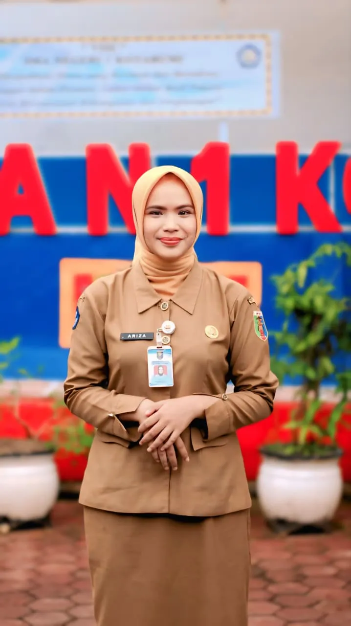 SRI ARIZSA ELIA S.Pd